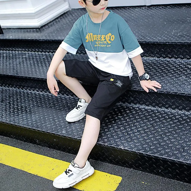 2-piece Color-block Letter Pattern T-shirt & Shorts for Boy