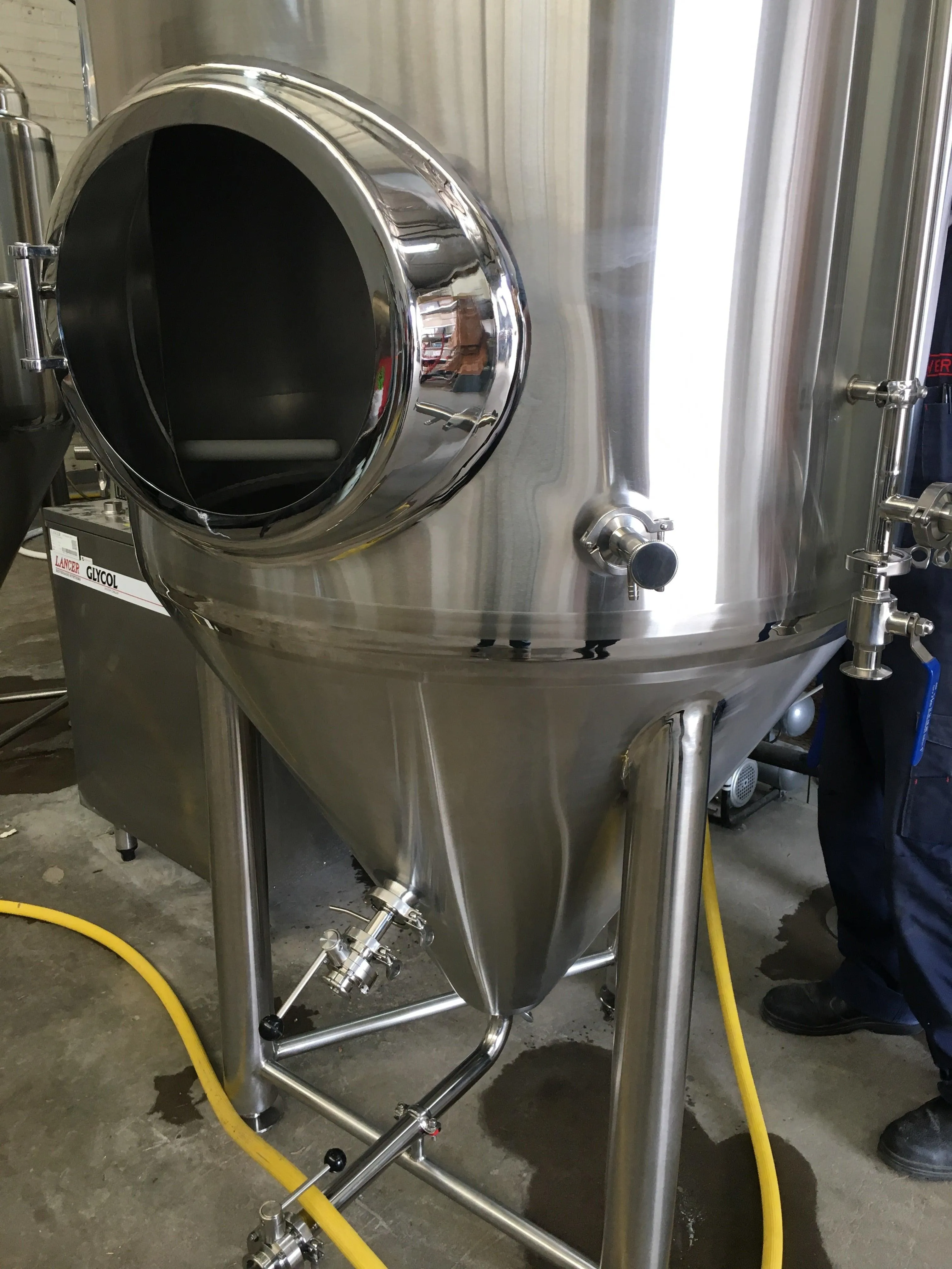 600L Conical Fermenter (pressurisable, jacketed)