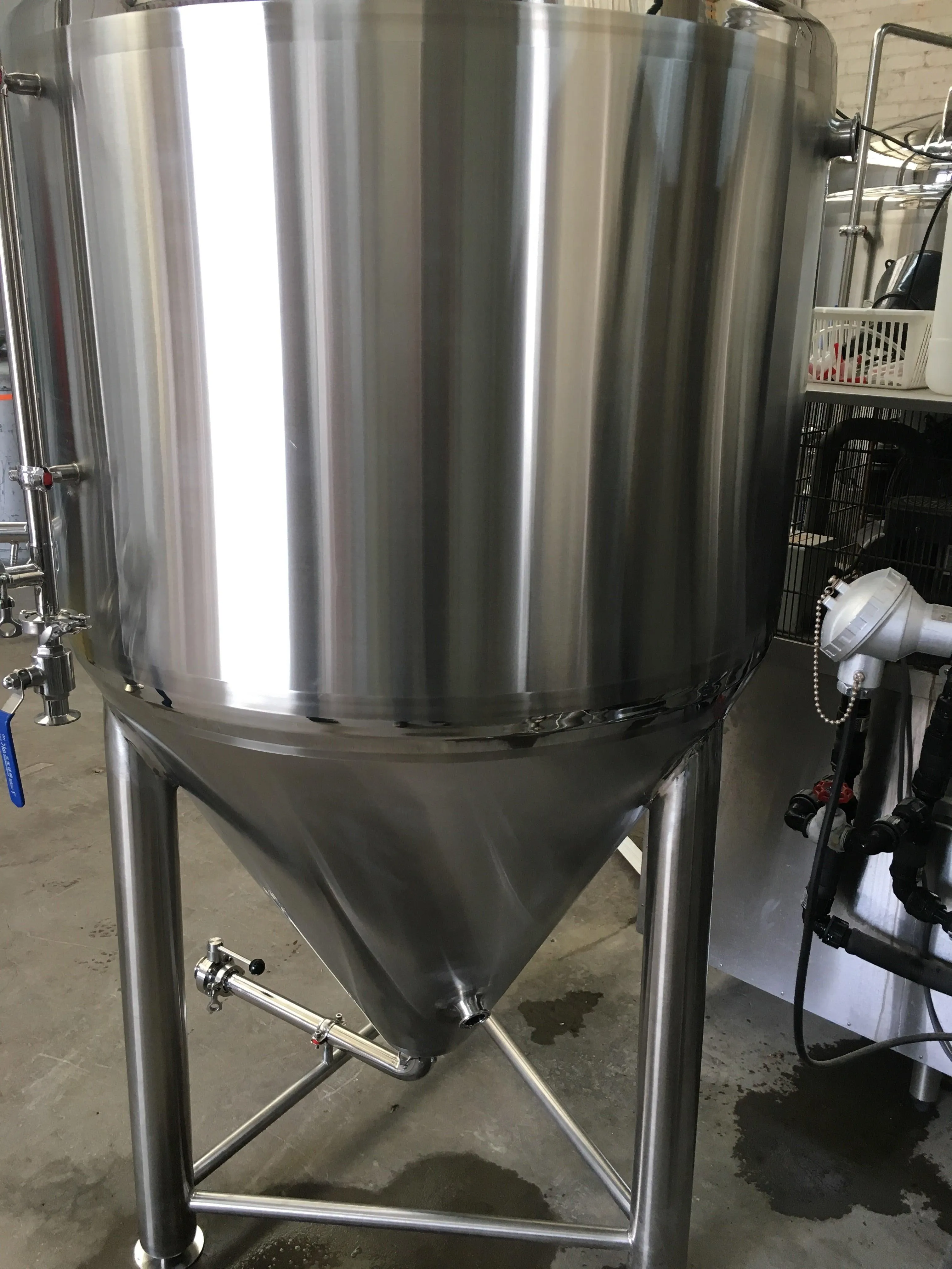 600L Conical Fermenter (pressurisable, jacketed)