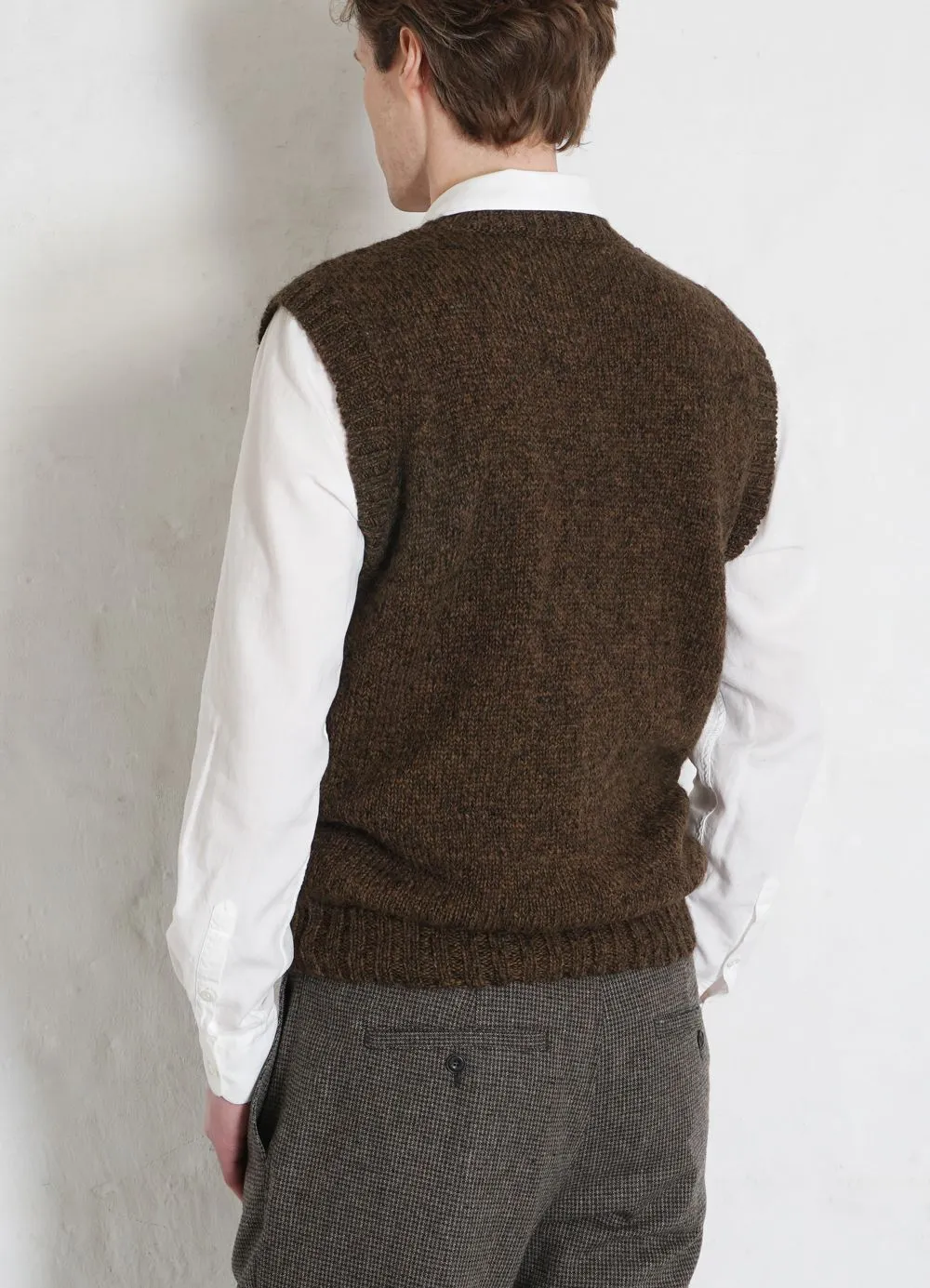 MOGENS | Knitted Crew Neck Vest | Tobacco