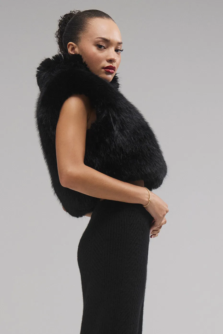 Opulent Faux Fur Cropped Vest - Black