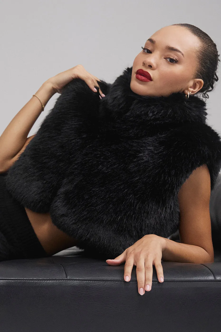 Opulent Faux Fur Cropped Vest - Black