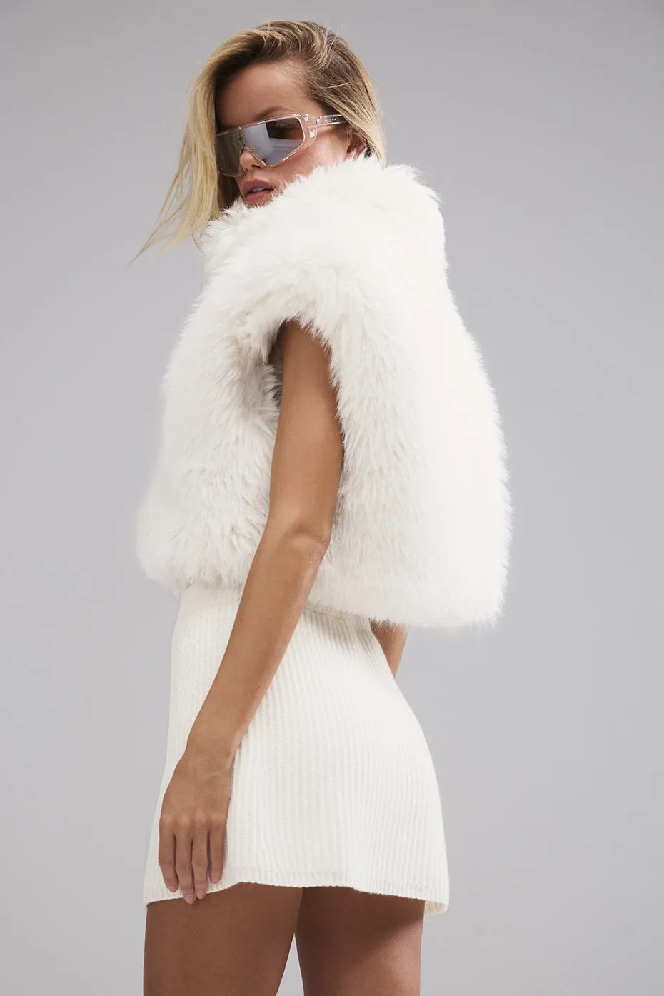 Opulent Faux Fur Cropped Vest - Ivory