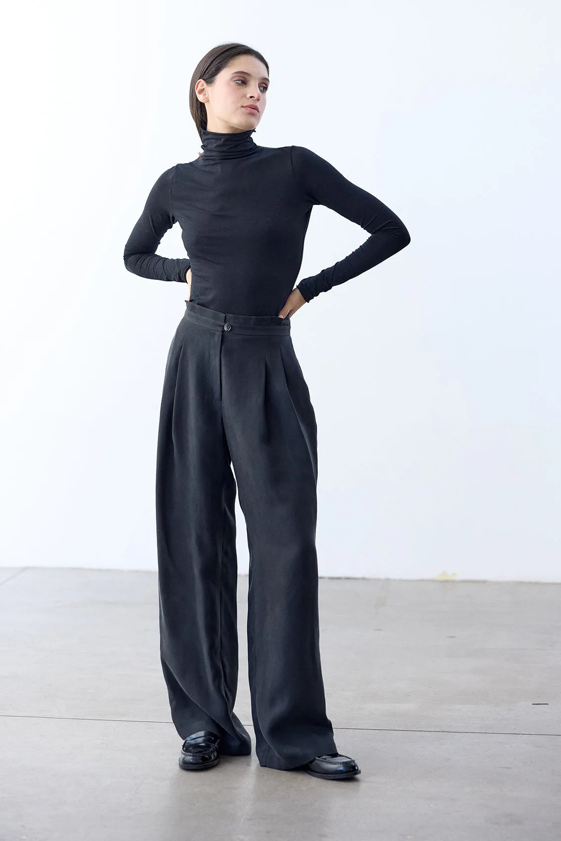 Pleated High-Waist Trousers Cupro - Ónix